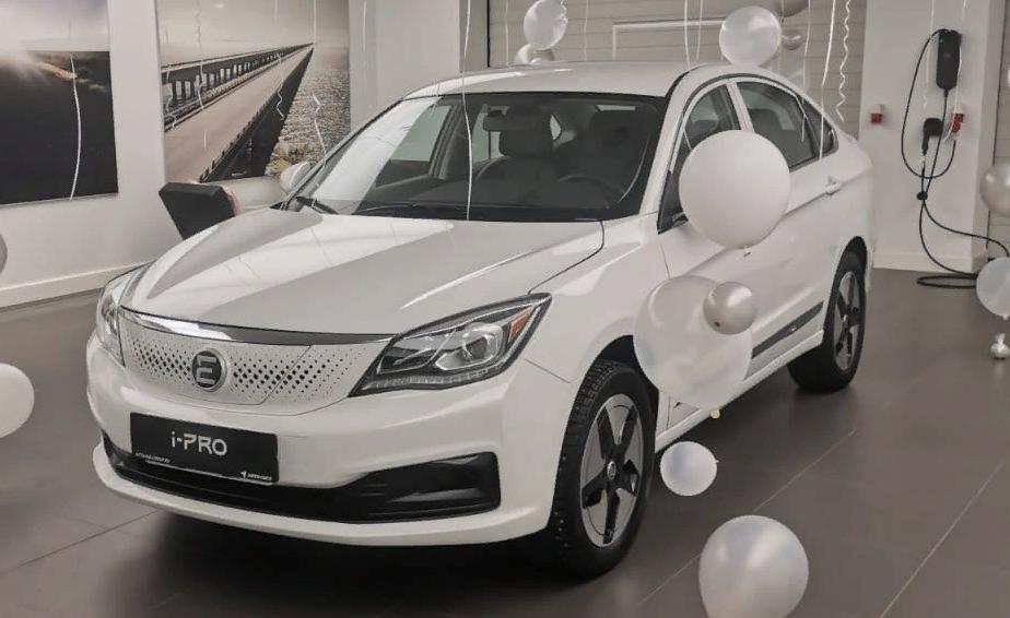 Сетелем Банк выдал первый автокредит в Нижнем Новгороде на новый российский электрокар Evolute по государственной программе льготного кредитования